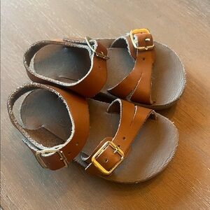 Classic Tan Kids Sandals with Buckle